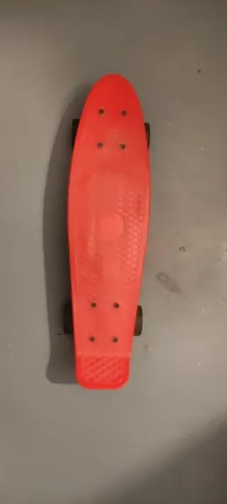 Monopatín rojo pequeño 60 cm