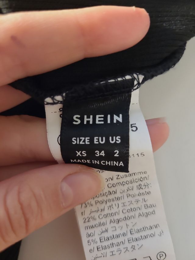 Tops Shein negro y blanco cruzado