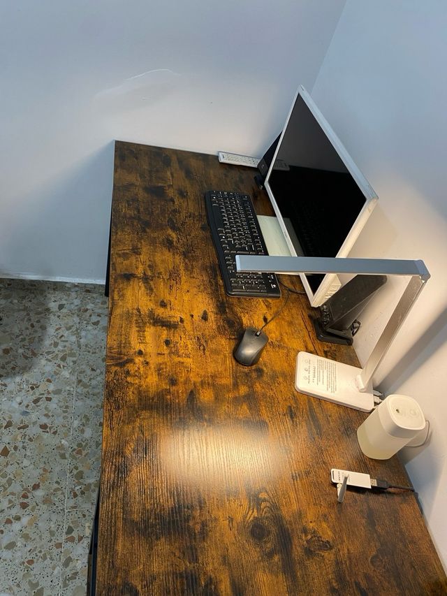 Mesa de escritorio madera y metal