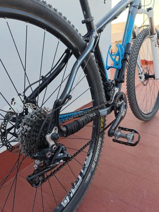 Bicicleta MTB 29 talla M.
Marca WRC. Aluminio.
