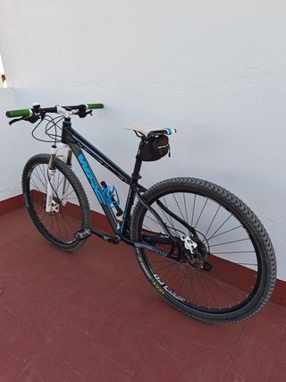 Bicicleta MTB 29 talla M.
Marca WRC. Aluminio.
