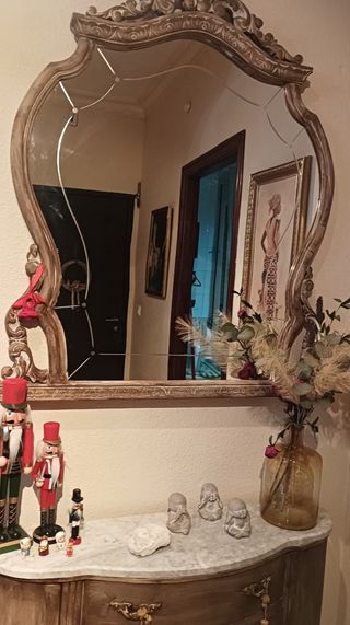 Recibidor madera, mármol y cristal