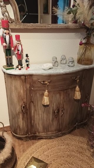 Recibidor madera, mármol y cristal