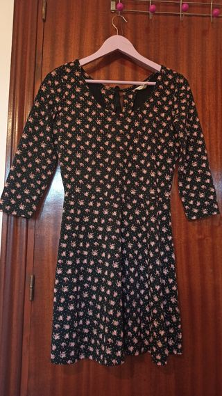 Vestido negro corto flores rosas manga 3/4