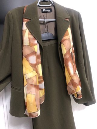 Traje de chaqueta y falda.Rebajado.
