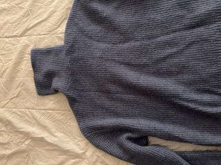 Jersey H&M cuello alto azul