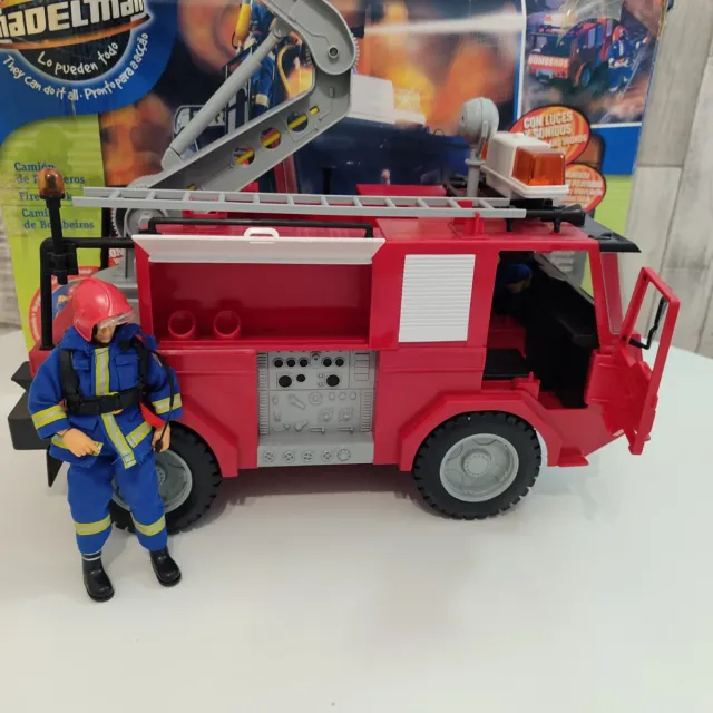 Camión Bomberos Madelman con Figuras