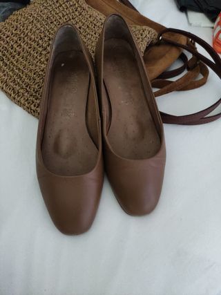 Zapatos de piel marrones talla 37