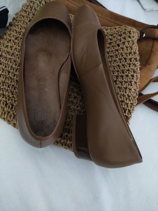 Zapatos de piel marrones talla 37