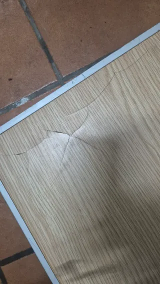 Mesa de camping plegable con taburetes