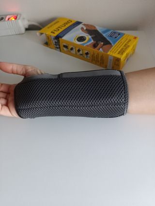 Estabilizador de muñeca con ajuste de precisión