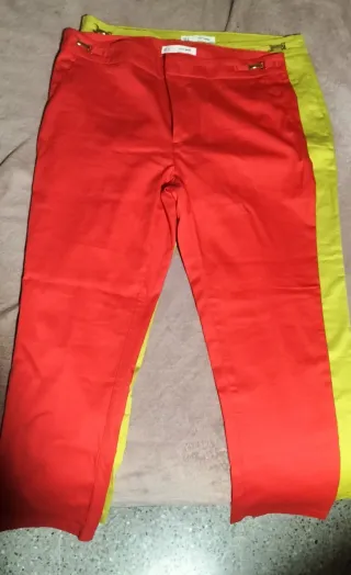 Pantalones verdes y rojos de entretiempo