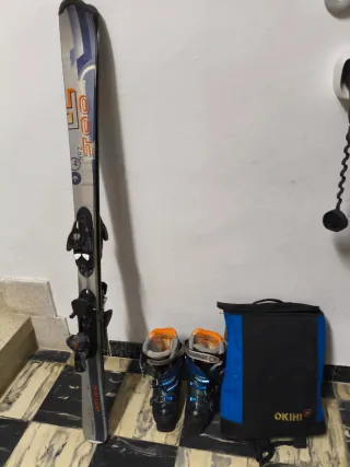 Esquís y botas de esquí