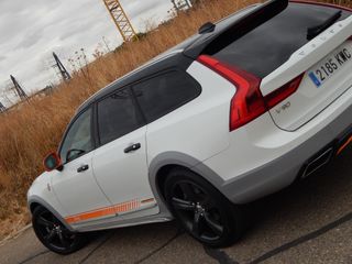 Volvo V90 CROSS COUNTRY 2.0 D4 OCEAN RACE AUTO