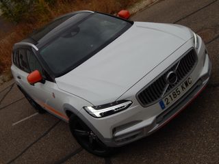 Volvo V90 CROSS COUNTRY 2.0 D4 OCEAN RACE AUTO