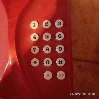 Telefono Telecom rosso