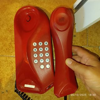 Telefono Telecom rosso