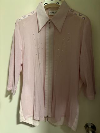 Blusa Gabrielelle rosa con cremallera y pedrería