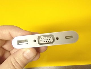 Adaptador Apple USB-C a VGA Original
