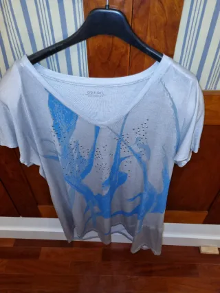 Camiseta Apriori Talla 46 Plateada y Azul.