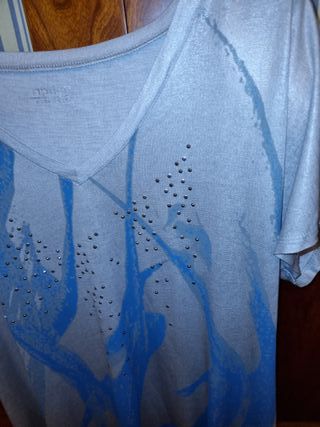 Camiseta Apriori Talla 46 Plateada y Azul.