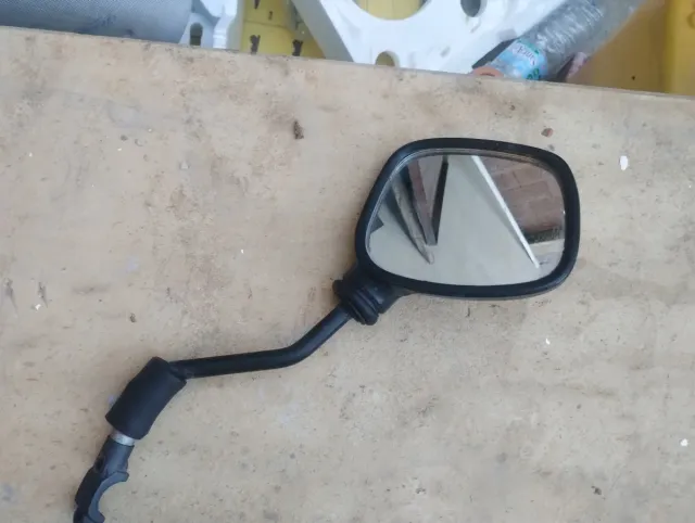 Specchietto retrovisore Destro Aprilia Pegaso 650