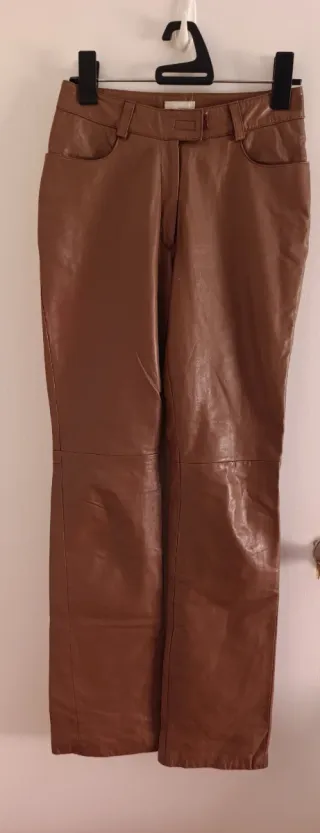 Pantalones de piel marrón talle alto
