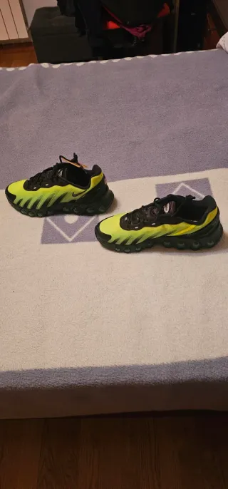 Nike Air Max DN8 Negro Amarillo
