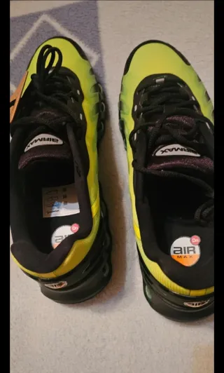 Nike Air Max DN8 Negro Amarillo