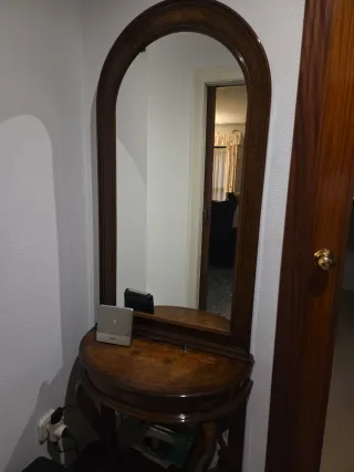 Mueble recibidor antiguo madera y espejo. 