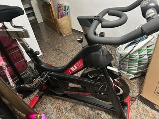 Bicicleta de Spinning ILICO Roja y Negra