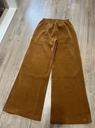 Pantalón pana tipo chándal ancho