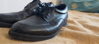 Zapatos de vestir negros
NEGOCIABLES