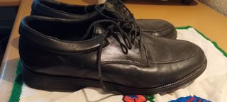 Zapatos de vestir negros
NEGOCIABLES