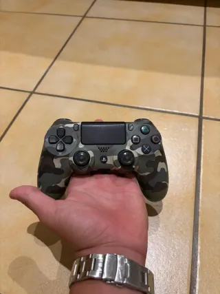 PS4 (PlayStation 4) Negra + Mando Camuflaje + 512G