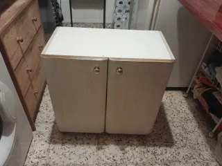 Mueble de almacenaje con ruedas