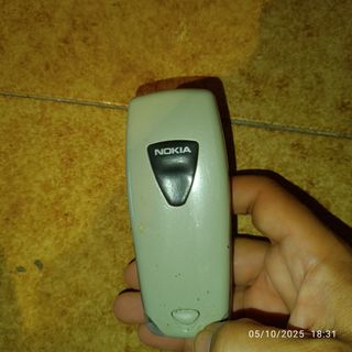 Nokia vintage cellulare con radio FM e torcia 