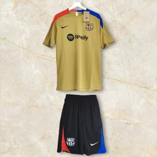 Camiseta y Pantalón Corto Fútbol 2025 | Talla L