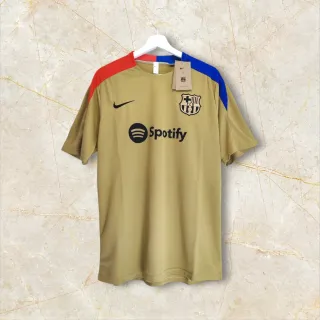 Camiseta y Pantalón Corto Fútbol 2025 | Talla L