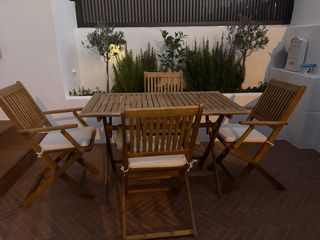 Mesa y 4 Sillas de Jardín Madera
