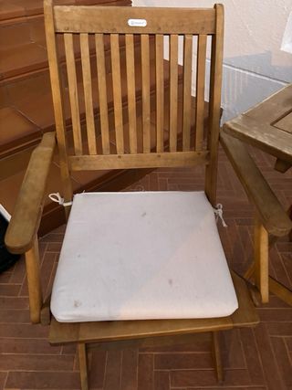 Mesa y 4 Sillas de Jardín Madera