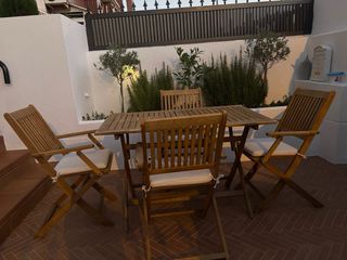 Mesa y 4 Sillas de Jardín Madera
