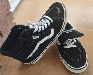 Zapatillas Vans Talla 38 Negras y Blancas
