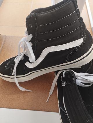 Zapatillas Vans Talla 38 Negras y Blancas