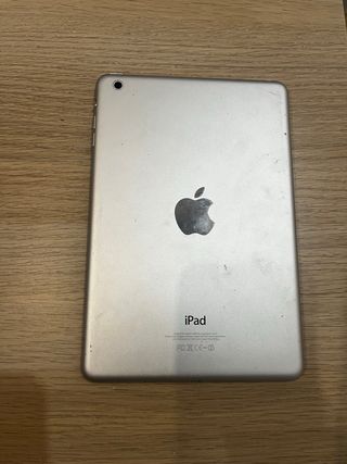 Confezione da 6 telefoni Oppo, Redmi, Samsung. Tavolo Apple