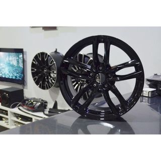 Juego de 4 Llantas 17 RS6 Glossy Black AU039
