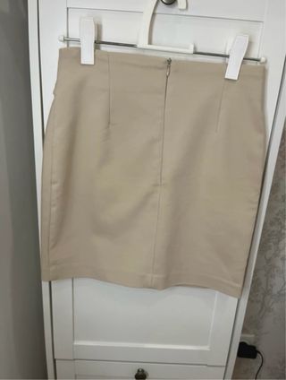 Falda tubo Morgan beige con cinturón