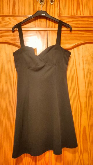 Vestido negro corto
