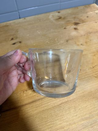 Cafetera Nespresso DeLonghi Negra.  + Tazas