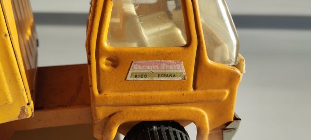 CAMIÓN-TRAILER SANSON BRAVO - RICO - METALICO